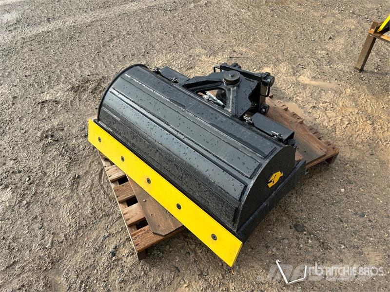 Trojan 35CL 42 in Tilting Excavator Bucket - Fits Cat 303 Benne