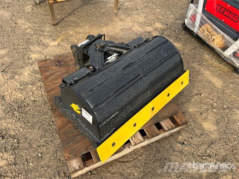 Trojan 35CL 42 in Tilting Excavator Bucket - Fits Cat 303 Benne