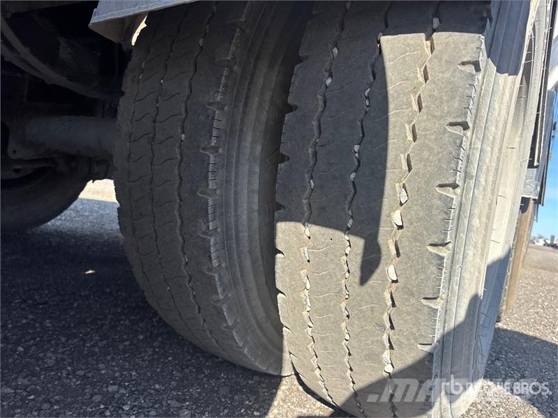 Trout River 46 ft 5/Axle Live Bottom Trailer Semirimorchi con piano mobile