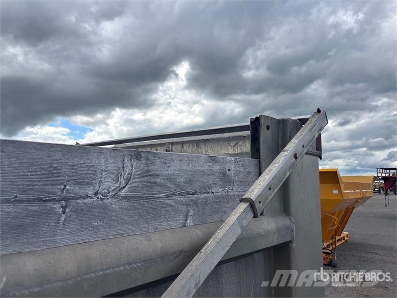 Truck Dump Body Tipper trucks