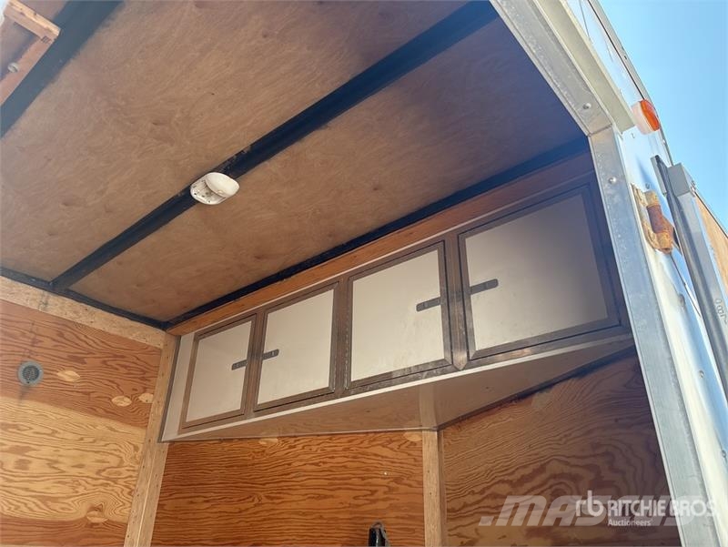 United Trailers 14 ft T/A Enclosed Trailer Gesloten opbouw trailers