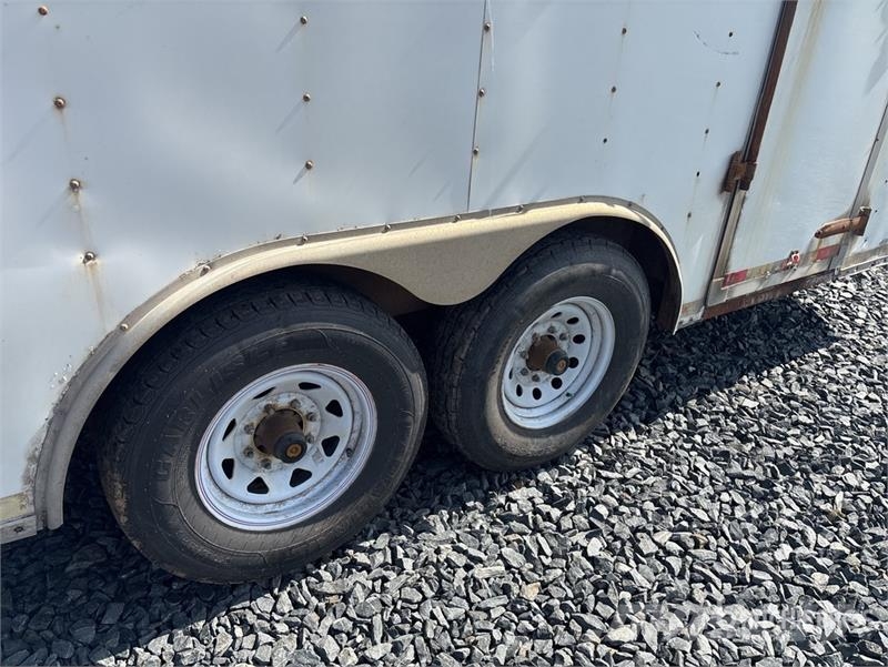 United Trailers 14 ft T/A Enclosed Trailer Gesloten opbouw trailers