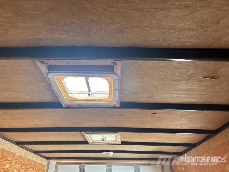 United Trailers 14 ft T/A Enclosed Trailer Gesloten opbouw trailers