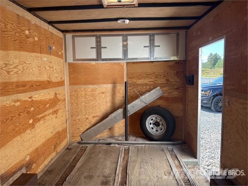 United Trailers 14 ft T/A Enclosed Trailer Gesloten opbouw trailers