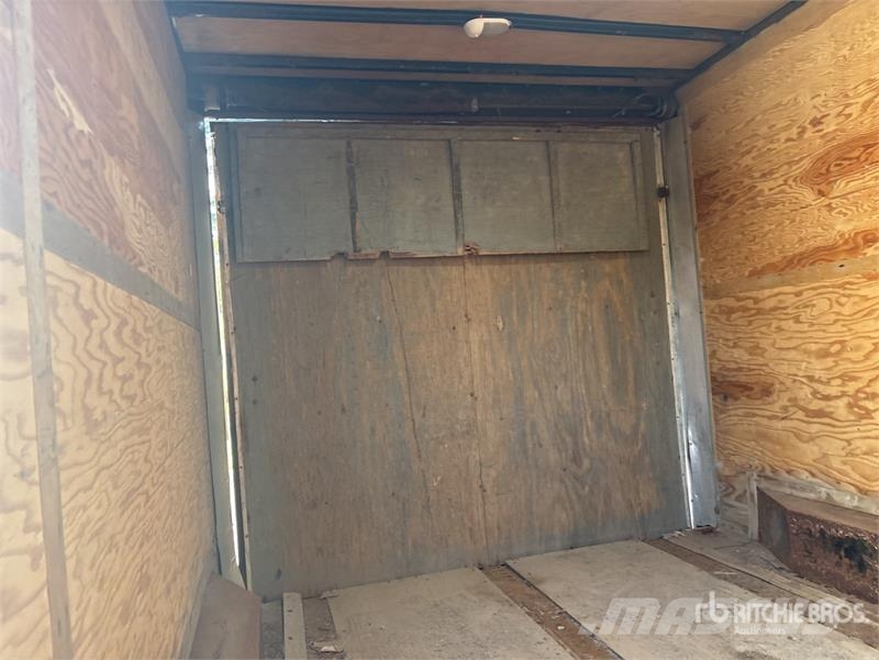 United Trailers 14 ft T/A Enclosed Trailer Gesloten opbouw trailers