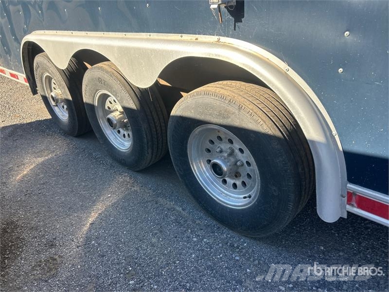 United URS 38 ft Tri/A Gooseneck Insulated Enclosed Trail Prikolice zabojniki