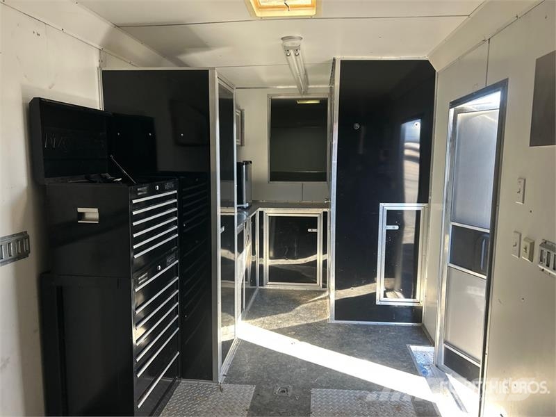 United URS 38 ft Tri/A Gooseneck Insulated Enclosed Trail Prikolice zabojniki