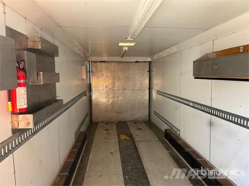 United URS 38 ft Tri/A Gooseneck Insulated Enclosed Trail Prikolice zabojniki