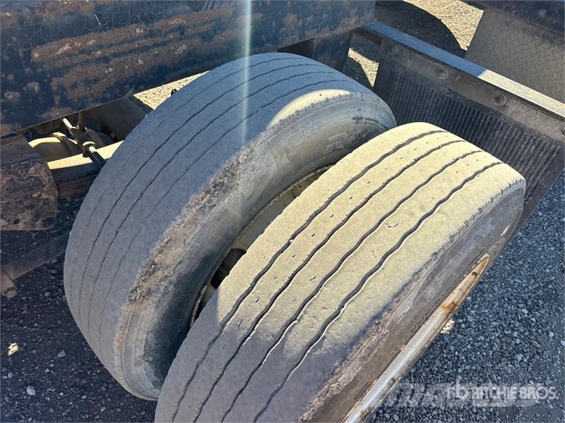Universal 400 Quad/A Roll-Off Trailer Tandem Prikolice