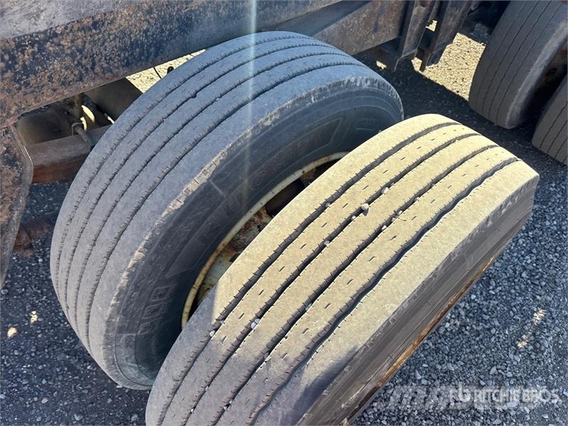 Universal 400 Quad/A Roll-Off Trailer Tandem Prikolice