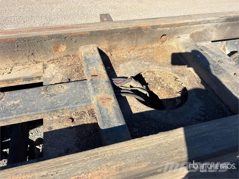 Universal 400 Quad/A Roll-Off Trailer Tandem Prikolice
