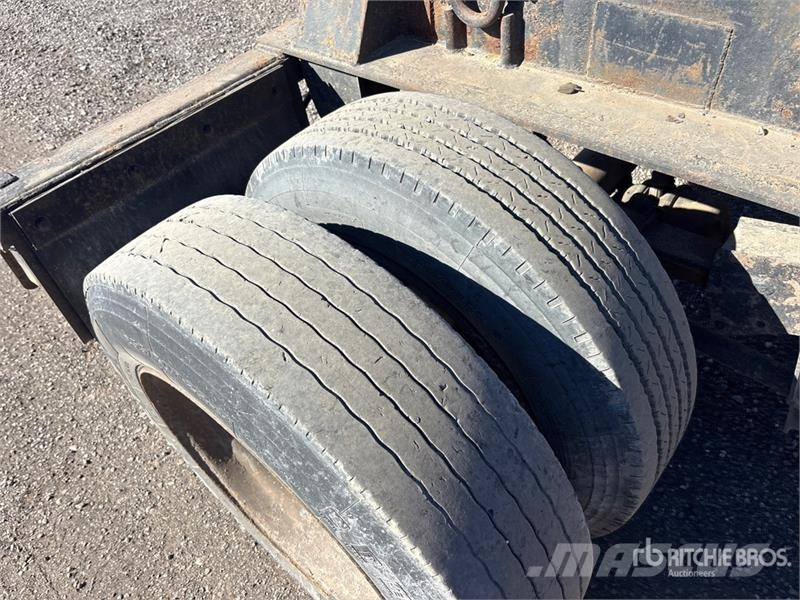 Universal 400 Quad/A Roll-Off Trailer Tandem Prikolice