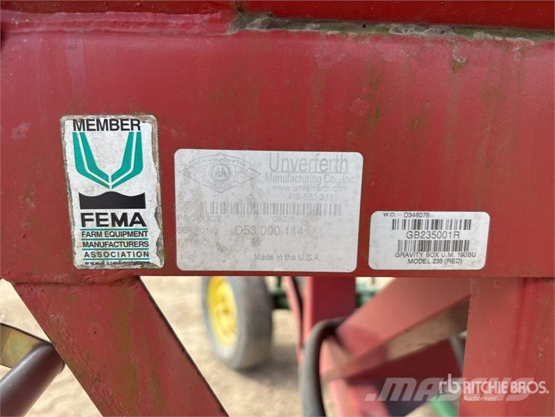 UNVERFERTH 235 235 bu T/A Grain Wagon Причепи перевантажувачі зерна