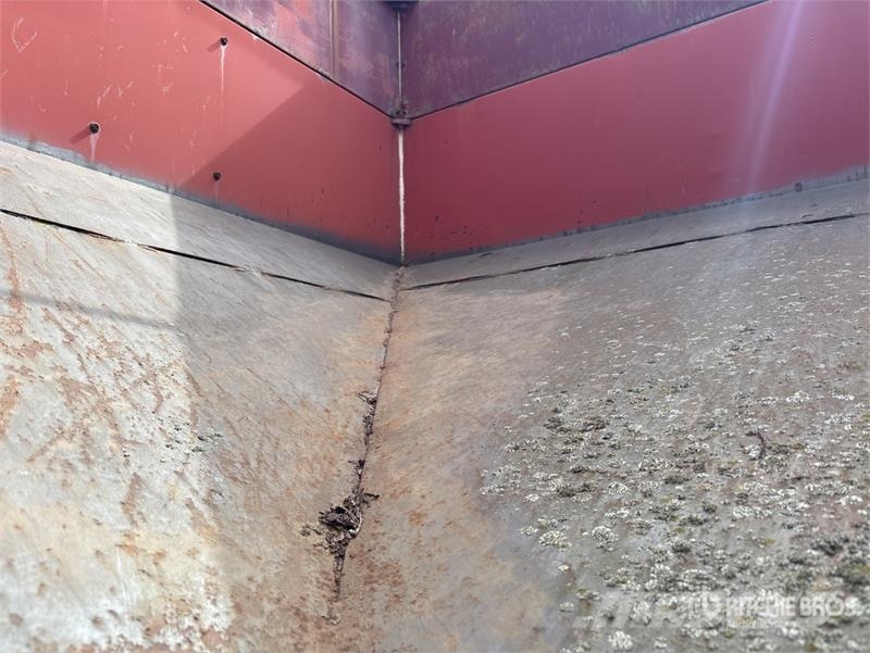 UNVERFERTH 235 235 bu T/A Grain Wagon Причепи перевантажувачі зерна