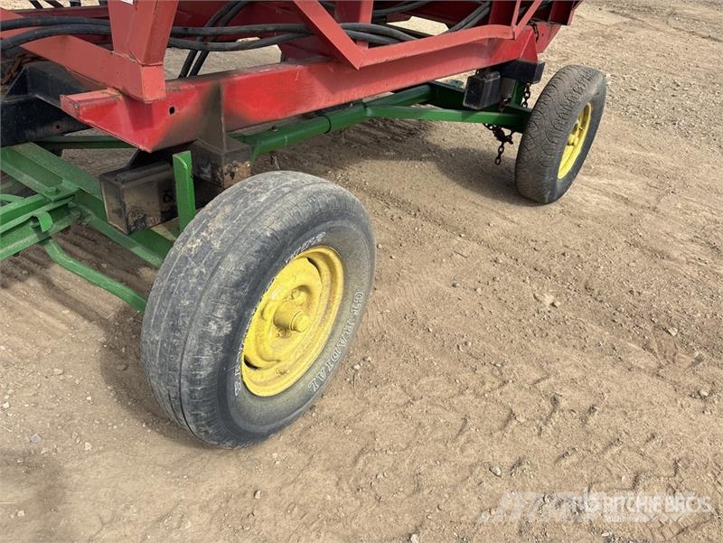 UNVERFERTH 235 235 bu T/A Grain Wagon Причепи перевантажувачі зерна