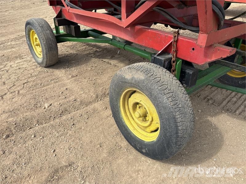 UNVERFERTH 235 235 bu T/A Grain Wagon Причепи перевантажувачі зерна