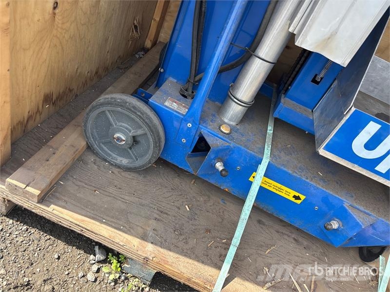UpRight U25 A/C Vertical Mast Lift 垂直昇降型リフト