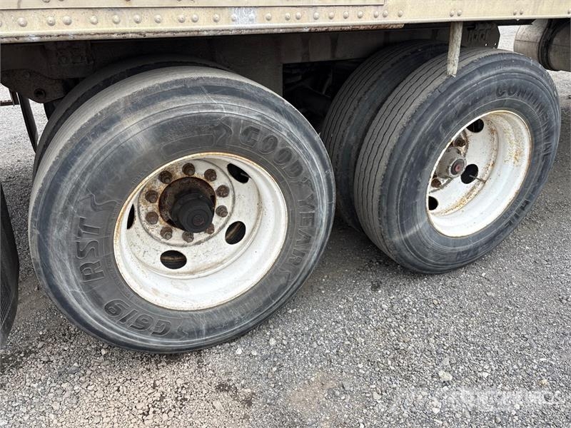Utility 36 ft x 102 in T/A Refrigerated Trailer 冷凍冷蔵トレーラー
