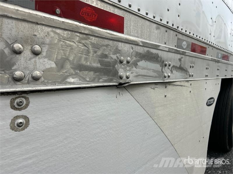Utility 4000D-X Gesloten opbouw trailers