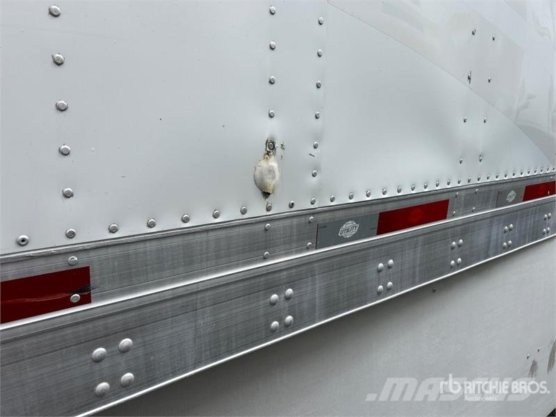 Utility 4000D-X Box Trailers