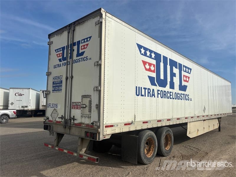 Utility 4000D-X Kapali kasa treylerler