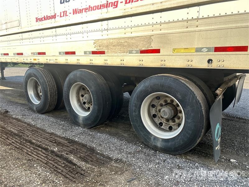 Utility 4000D-X Gesloten opbouw trailers
