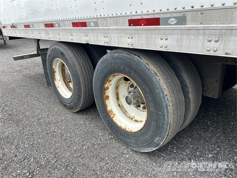 Utility 4000D-X Gesloten opbouw trailers