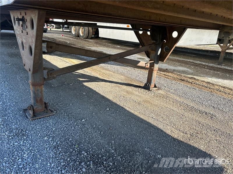 Utility 4000D-X Gesloten opbouw trailers