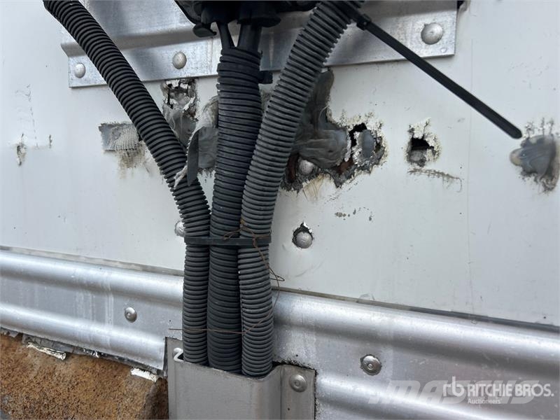 Utility 4000D-X Box Trailers