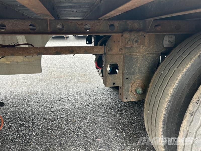 Utility 4000D-X Gesloten opbouw trailers