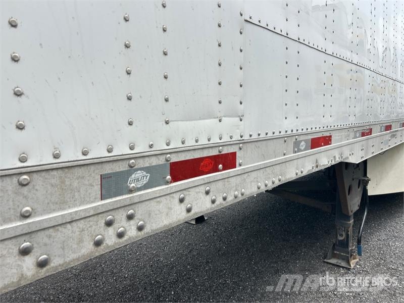 Utility 4000D-X Gesloten opbouw trailers