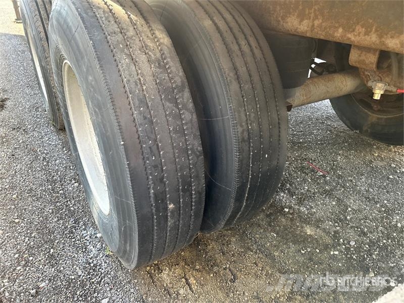 Utility 4000D-X Gesloten opbouw trailers