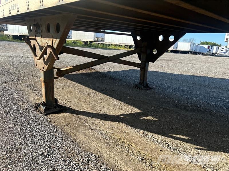 Utility 4000D-X Gesloten opbouw trailers