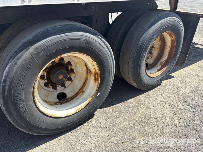 Utility 53 ft x 102 in T/A Van Trailer مقطورات ذات هيكل صندوقي