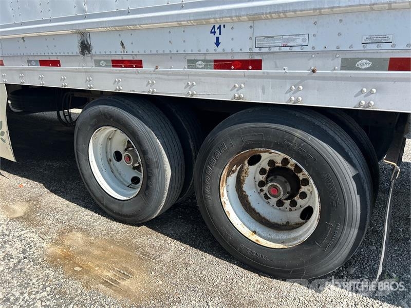 Utility 53 ft x 102 in T/A Van Trailer Dobozos pótkocsik
