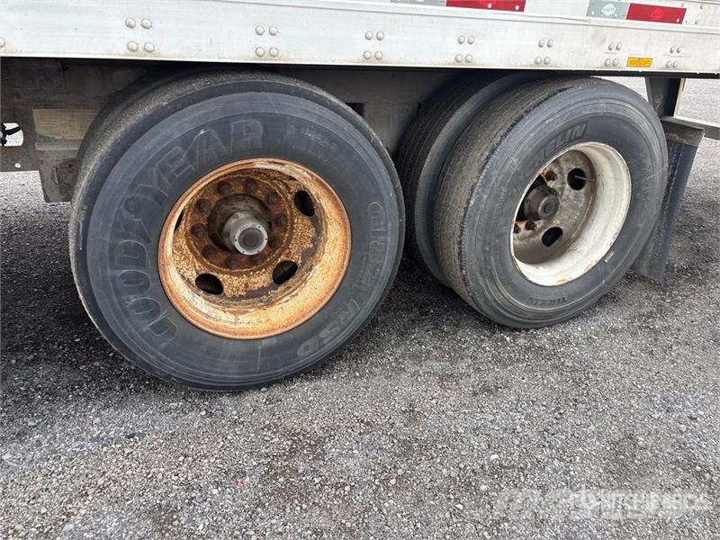 Utility 53 ft x 102 in T/A Van Trailer Skappåbygg
