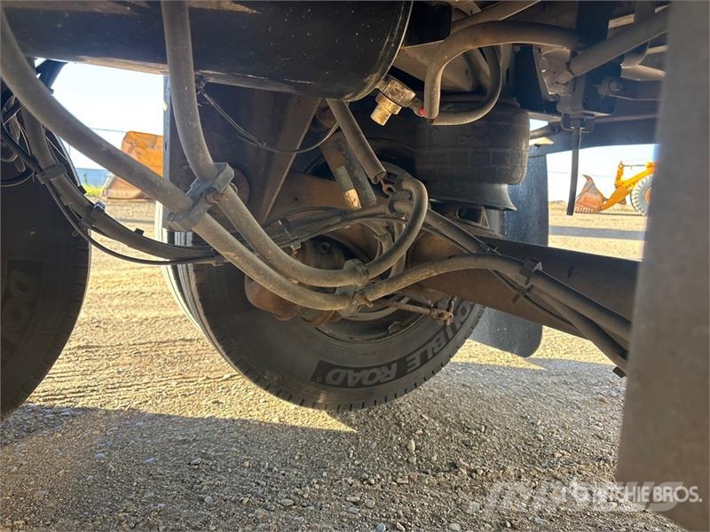 Utility 53 ft x 102 in T/A Van Trailer Причепи-фургони