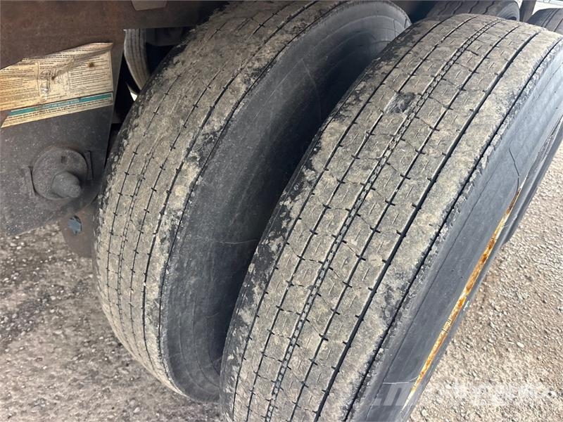 Utility 53 ft x 102 in T/A Van Trailer Skåpsläp