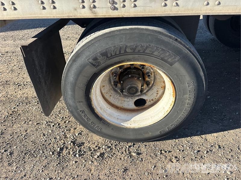 Utility 53 ft x 102 in Tri/A Van Trailer Skappåbygg