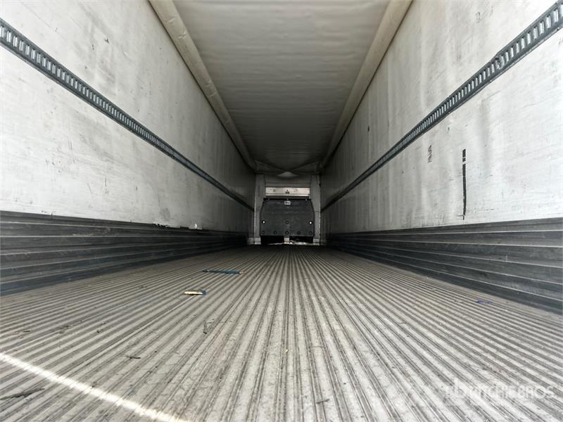 Utility 53 ft x 102 in T/A Refrigerated Trailer نصف مقطورات بدرجة حرارة قابلة للضبط
