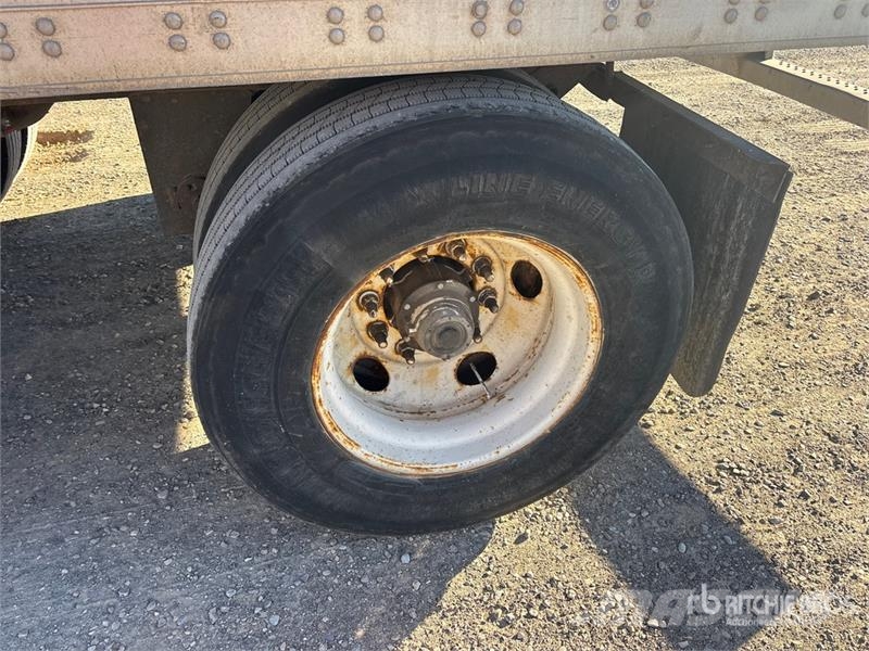 Utility 53 ft x 102 in Tri/A Van Trailer Skappåbygg