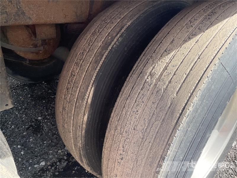 Utility 53 ft x 102 in T/A Van Trailer Przyczepy ze skrzynią zamkniętą