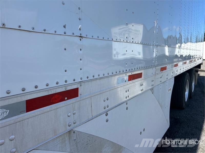 Utility 53 ft x 102 in T/A Van Trailer مقطورات ذات هيكل صندوقي
