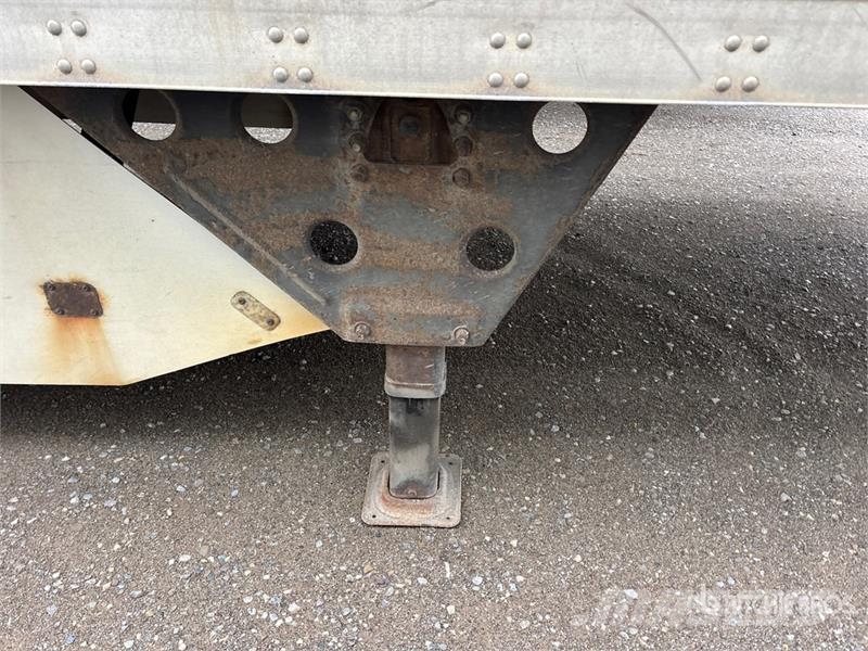 Utility 53 ft x 102 in T/A Van Trailer Skappåbygg