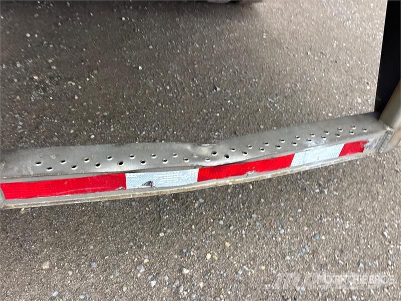 Utility 53 ft x 102 in T/A Van Trailer Skappåbygg
