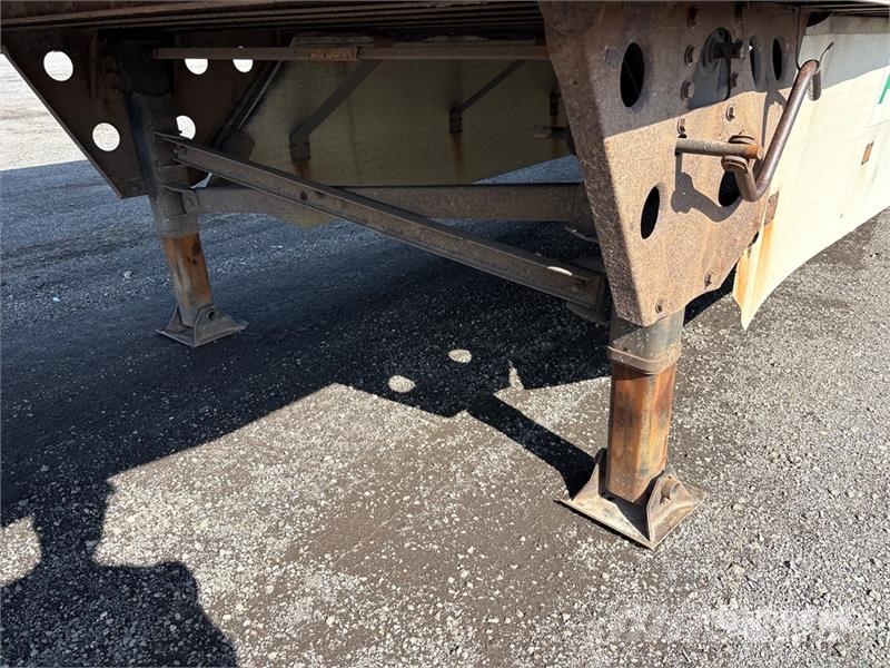 Utility 53 ft x 102 in Tri/A Van Trailer مقطورات ذات هيكل صندوقي