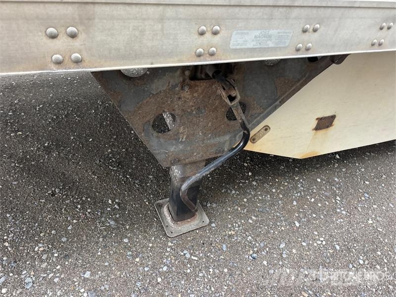 Utility 53 ft x 102 in T/A Van Trailer Skappåbygg