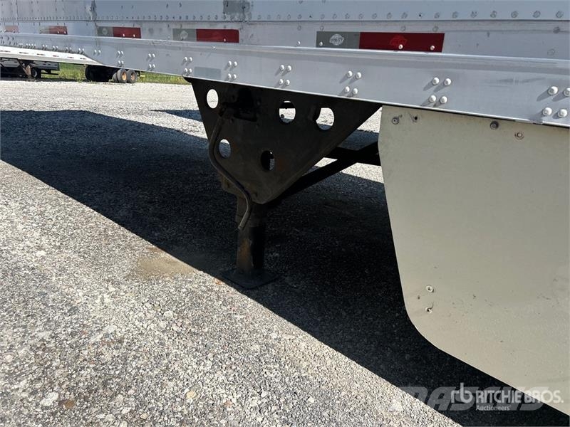 Utility 53 ft x 102 in T/A Van Trailer Dobozos pótkocsik