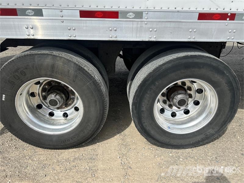 Utility 53 ft x 102 in T/A Refrigerated Trailer نصف مقطورات بدرجة حرارة قابلة للضبط