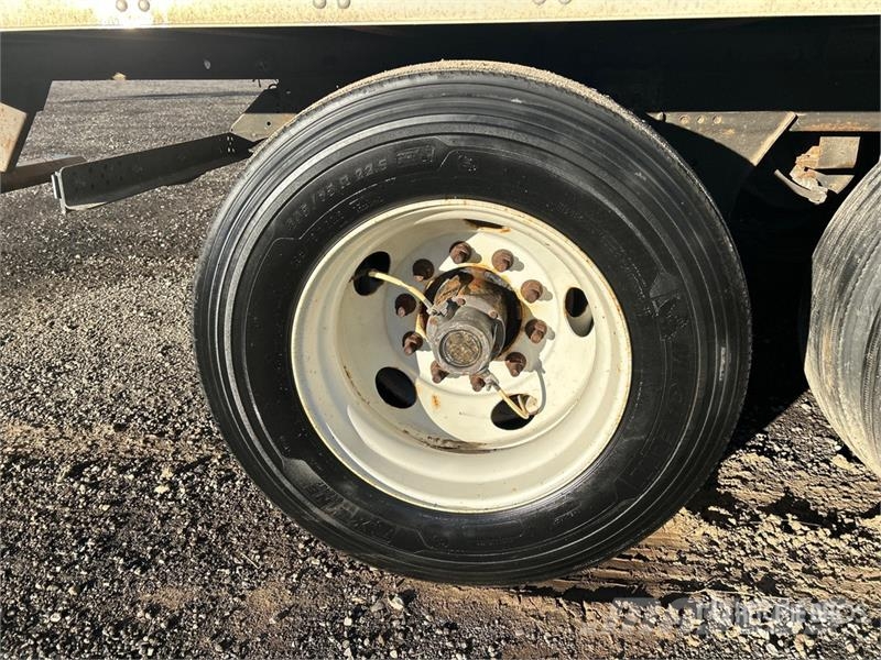 Utility 53 ft x 102 in T/A Van Trailer Umpikoriperävaunut